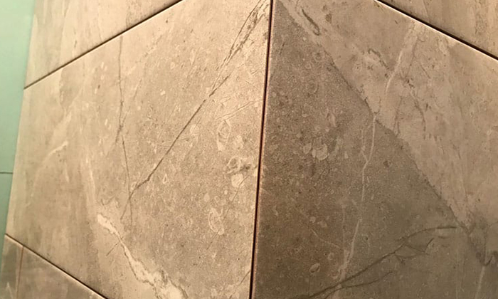 Укладка плитки на угол 45 своими руками. Подробный мастер-класс!